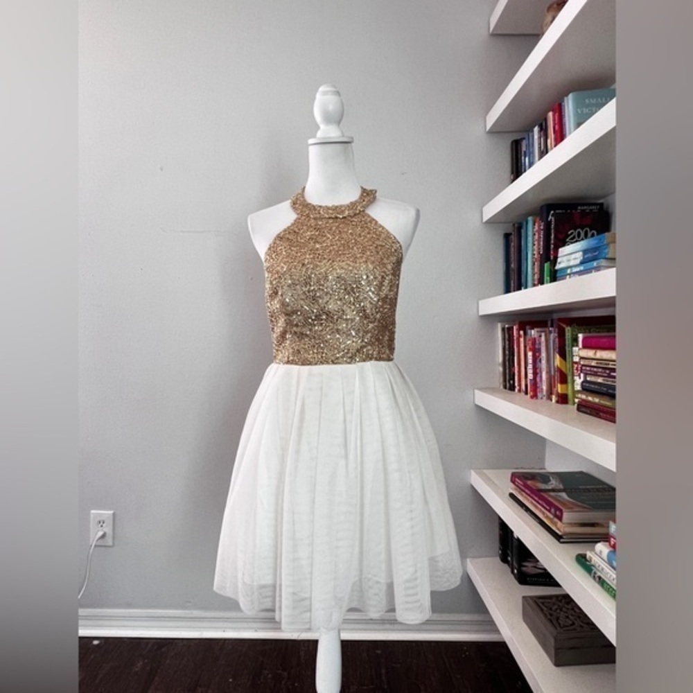 Camille de Vie Gold and White halter short Homecoming or Sweet 16 size 13/14